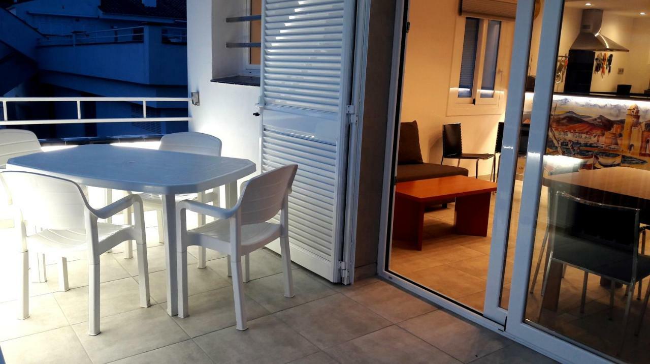 Residencia Platja De Roses Apartment Bagian luar foto