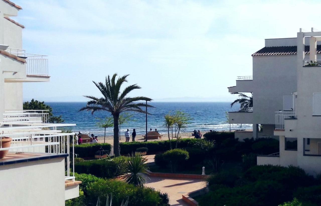Residencia Platja De Roses Apartment Bagian luar foto